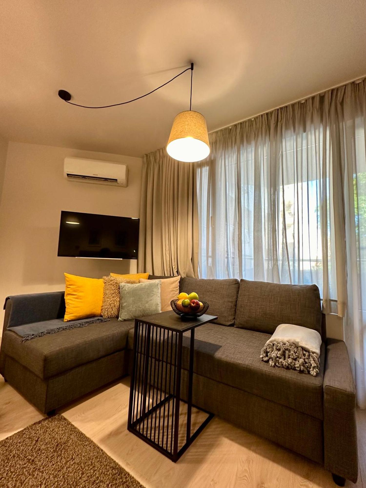 Serenity Apartment *